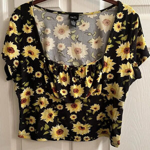 RUE 21~ VINTAGE~ BLOUSE DAISIES~XL
